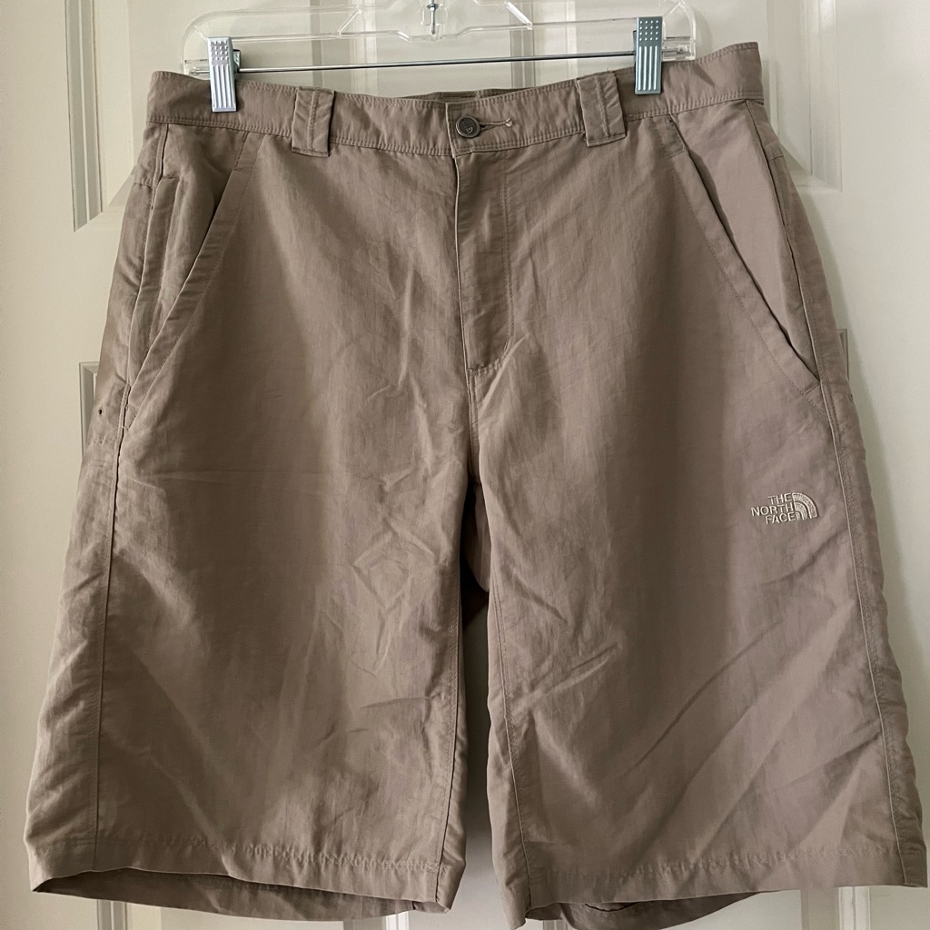 The North Face Men’s Khaki Nylon Shorts, Size 34 Hiking Outdoor Neutral